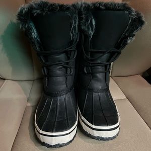 Winter snow boots size 7